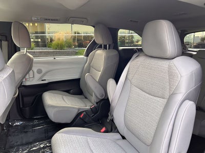 2025 Toyota Sienna LE 8 Passenger