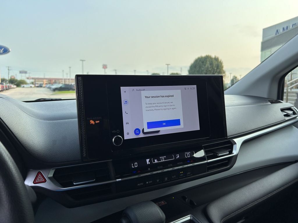 2025 Toyota Sienna LE 8 Passenger