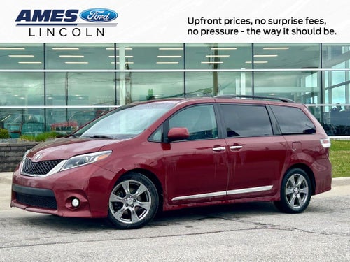 2017 Toyota Sienna SE Premium 8 Passenger