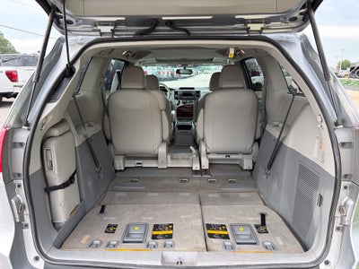 2013 Toyota Sienna XLE 8 Passenger