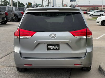2013 Toyota Sienna XLE 8 Passenger