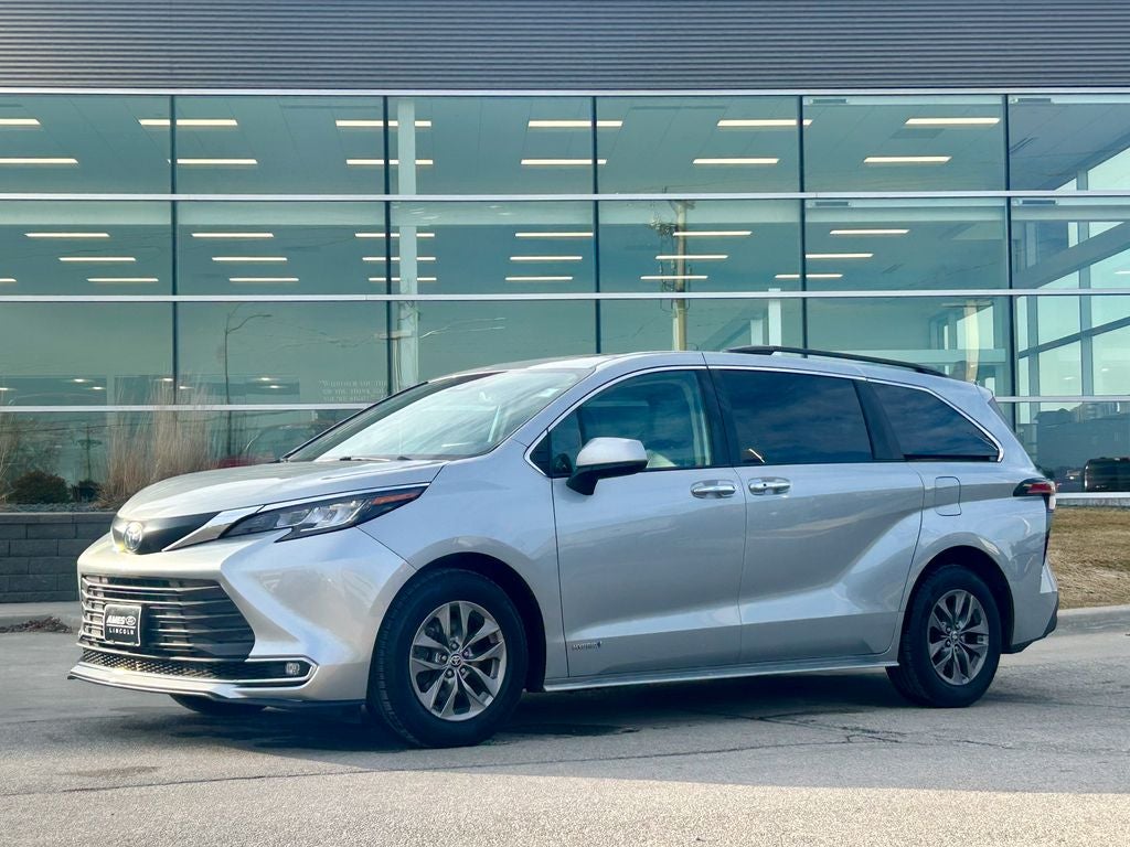 2021 Toyota Sienna XLE 7 Passenger