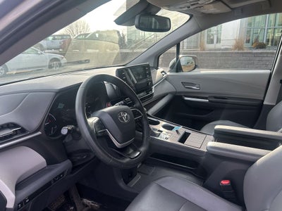 2021 Toyota Sienna XLE 7 Passenger