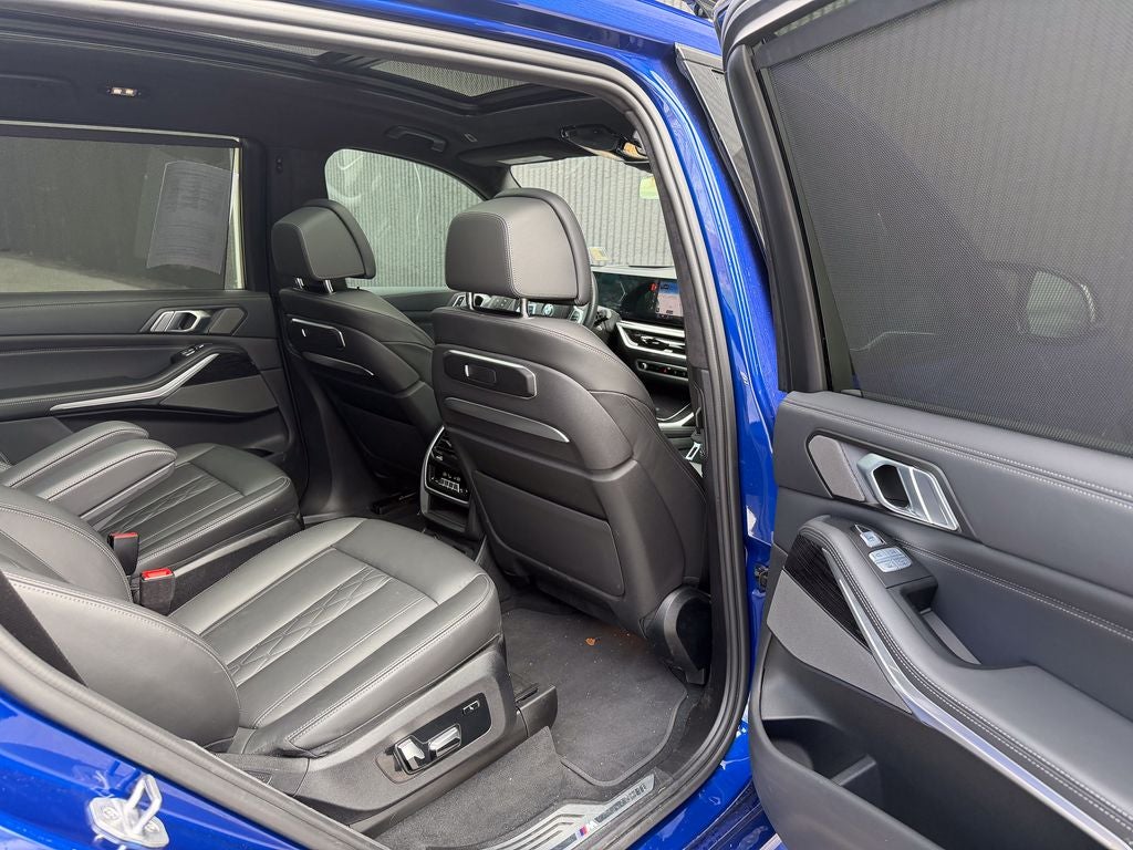 2023 BMW X7 M60i