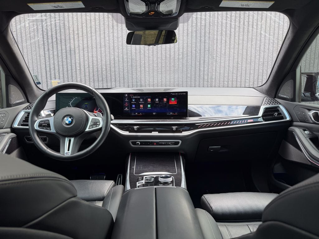 2023 BMW X7 M60i