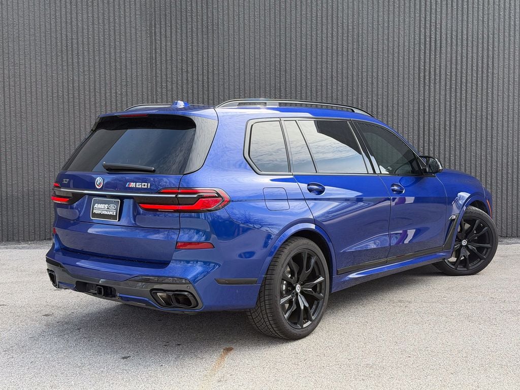 2023 BMW X7 M60i