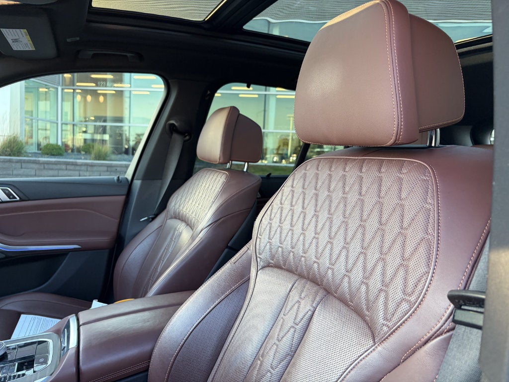 2025 BMW X5 M60i
