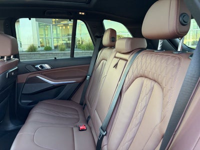 2025 BMW X5 M60i