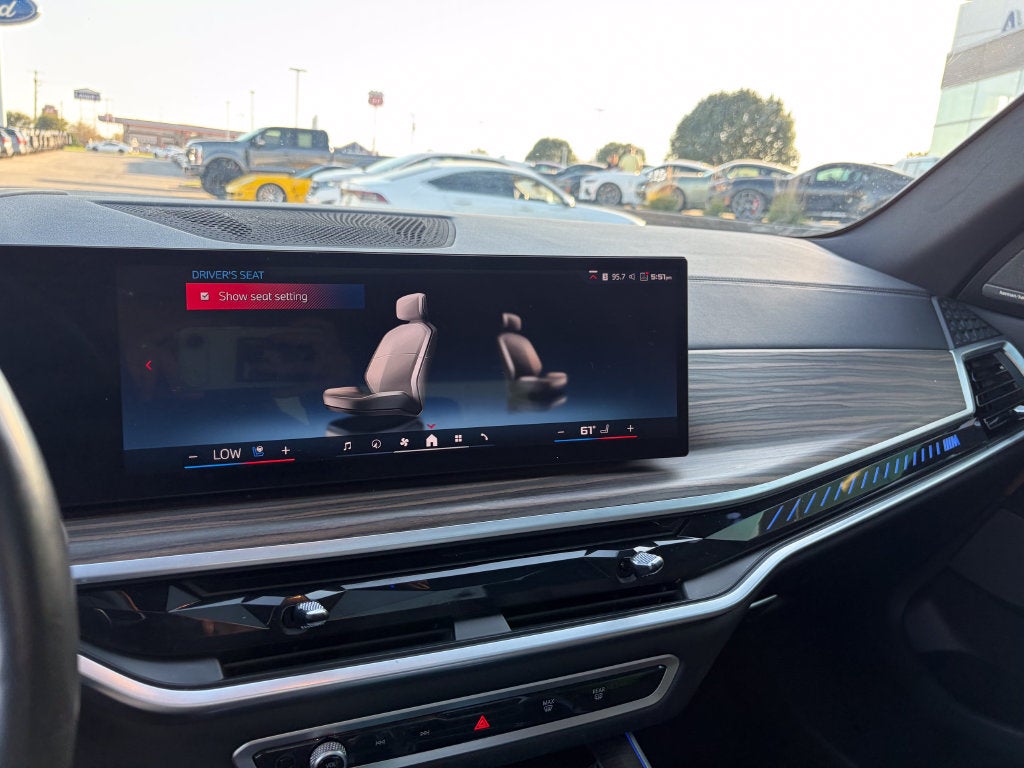 2025 BMW X5 M60i