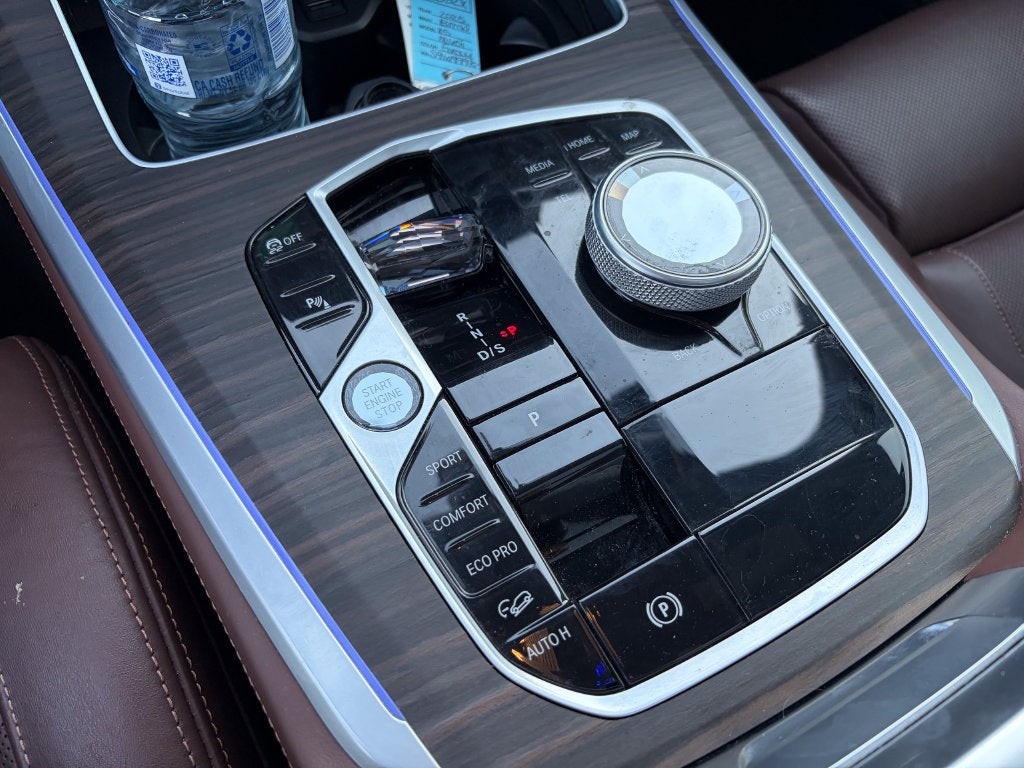 2025 BMW X5 M60i