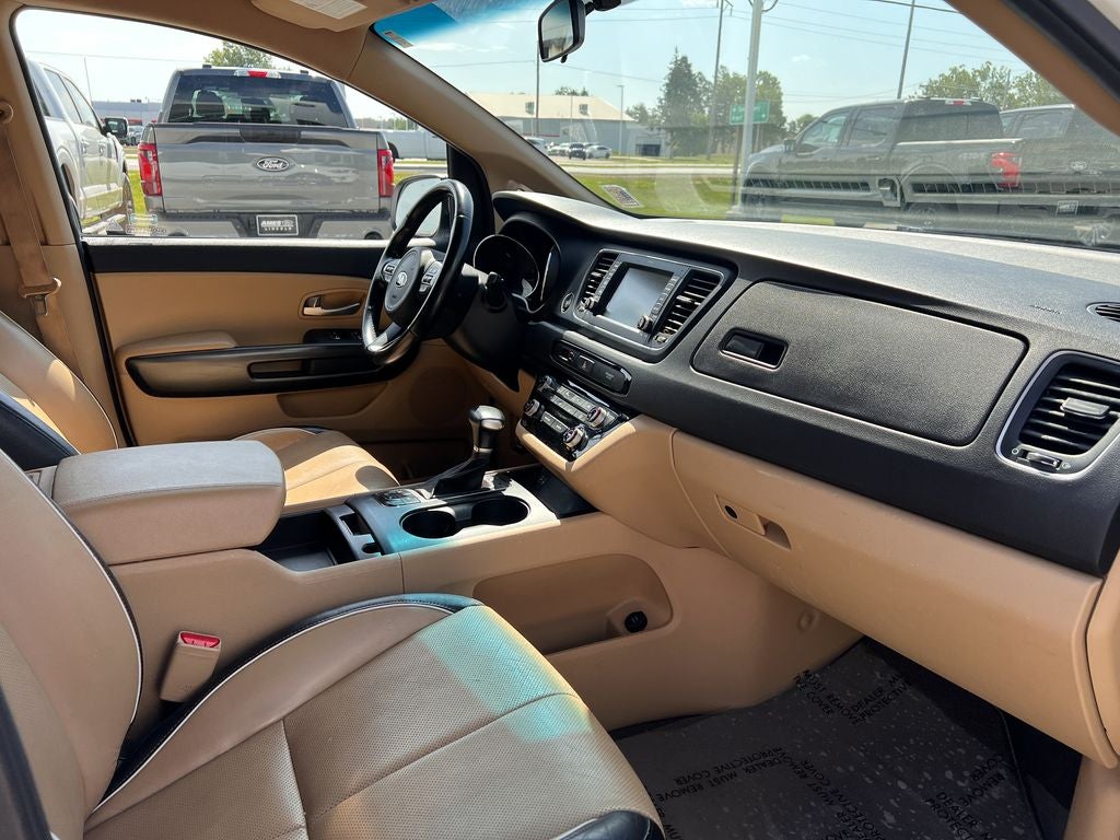 2017 Kia Sedona LX