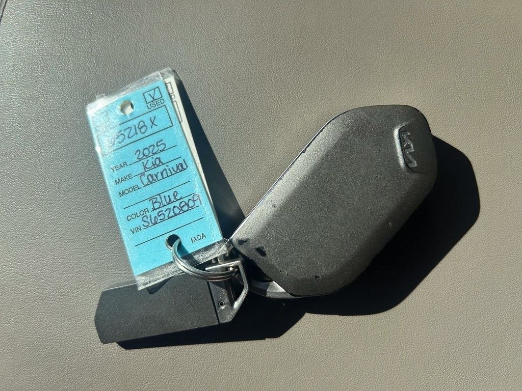 2025 Kia Carnival LXS