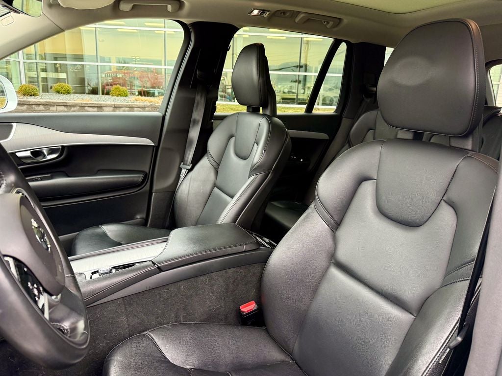 2021 Volvo XC90 T5 Momentum
