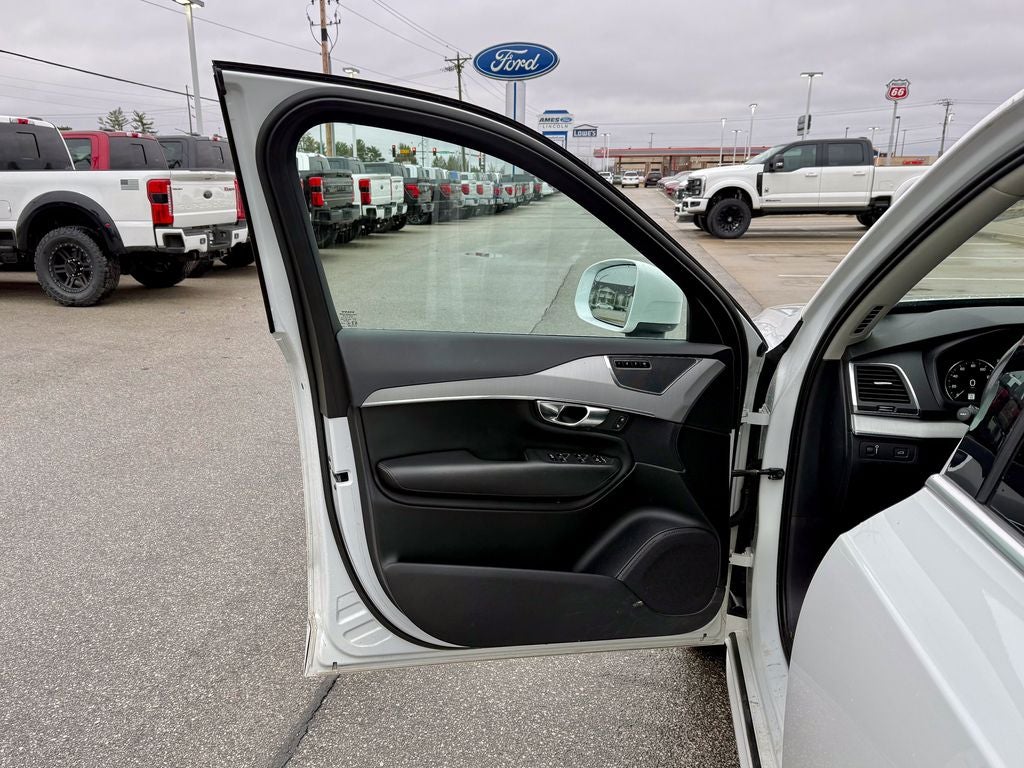 2021 Volvo XC90 T5 Momentum