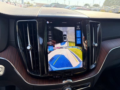 2024 Volvo XC60 B5 Ultimate Dark Theme