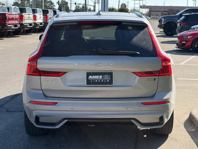 2024 Volvo XC60 B5 Ultimate Dark Theme