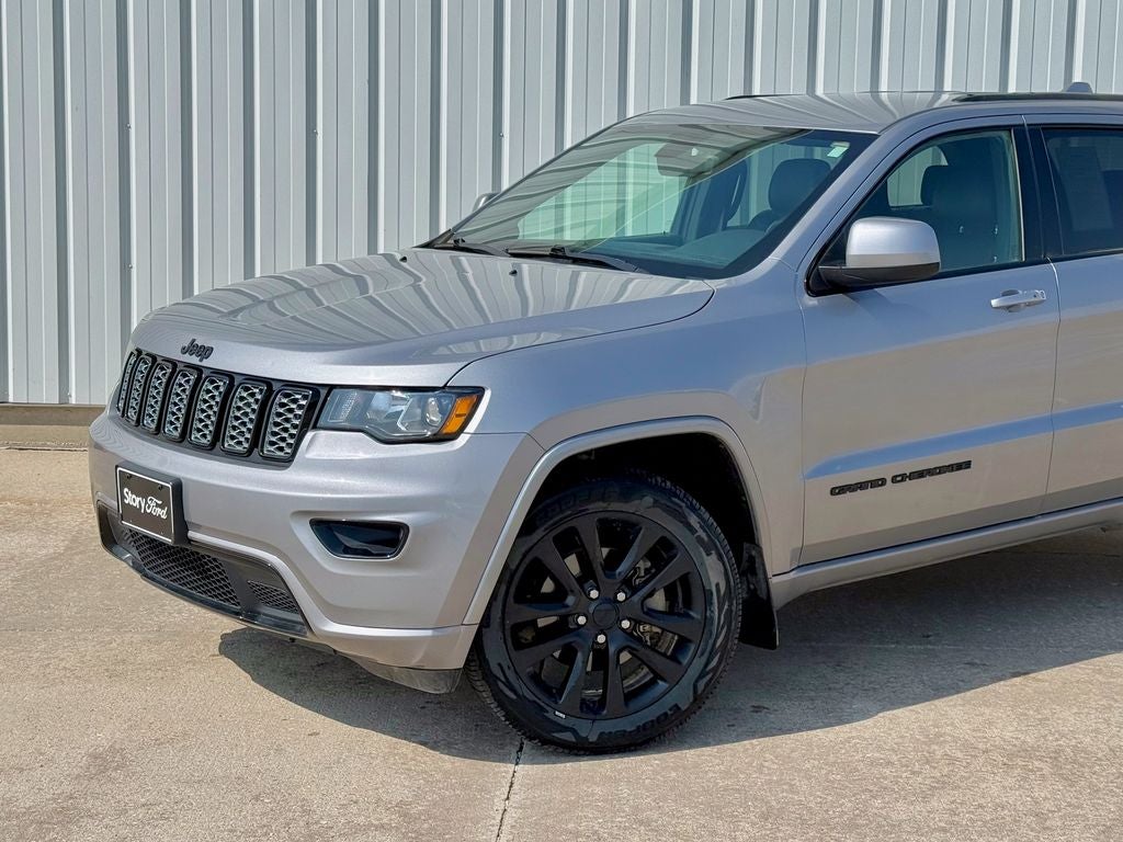 Used 2019 Jeep Grand Cherokee Altitude with VIN 1C4RJFAG3KC849740 for sale in Story City, IA