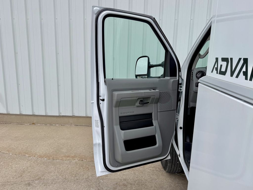 2026 Ford E-350SD Base Cutaway