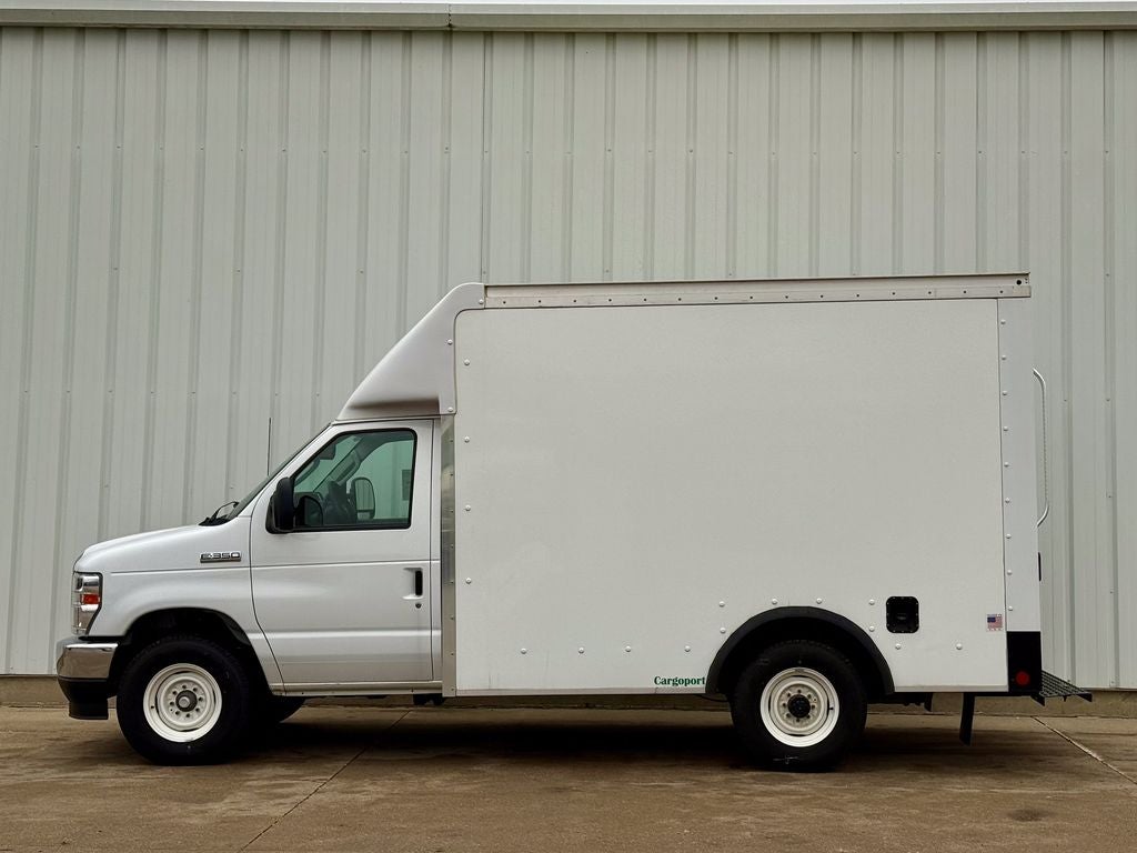 2025 Ford E-350SD Base Cutaway
