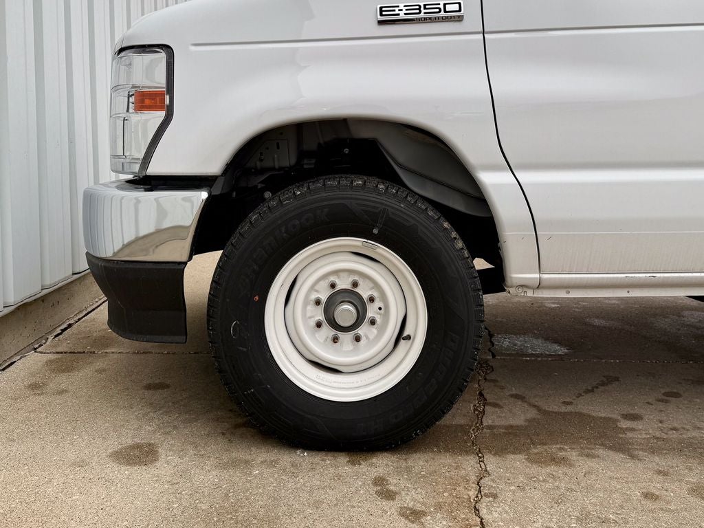 2025 Ford E-350SD Base Cutaway