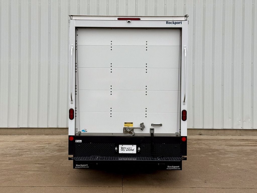 2025 Ford E-350SD Base Cutaway