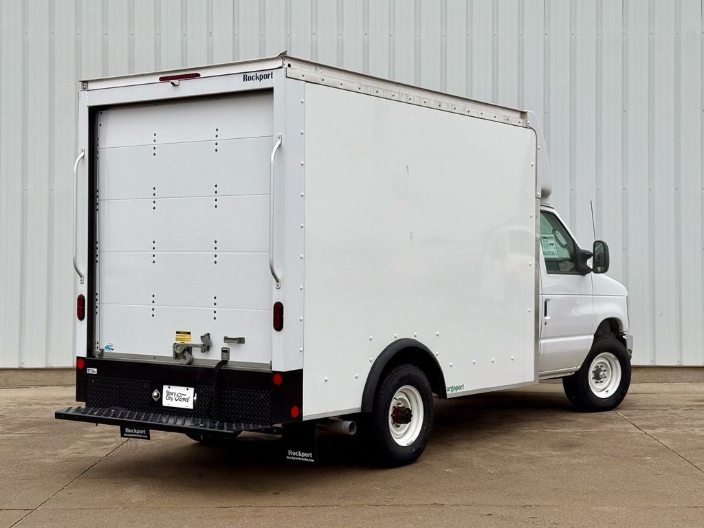 2025 Ford E-350SD Base Cutaway