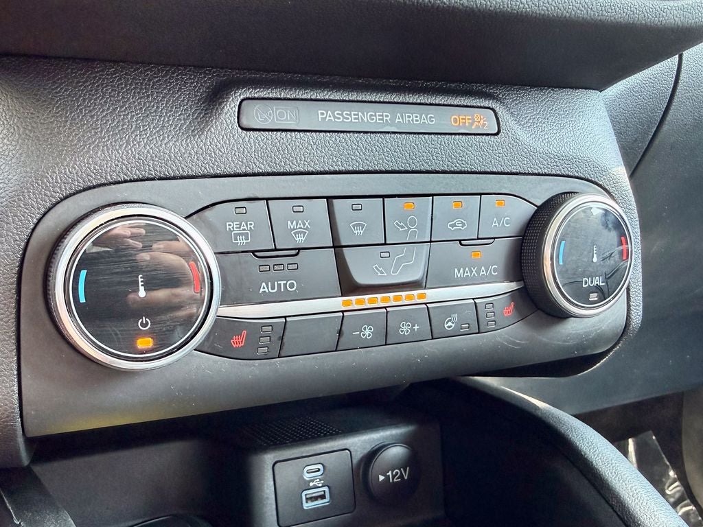 2022 Ford Escape Titanium
