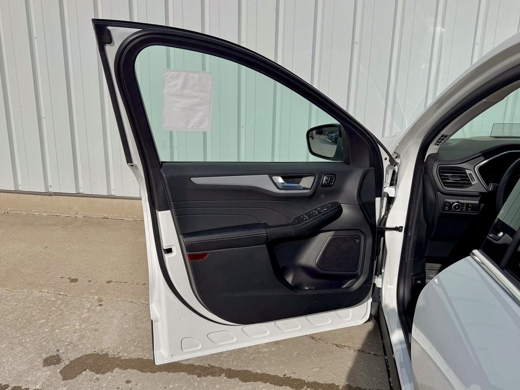 2026 Ford Escape Hybrid Platinum