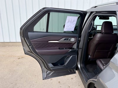 2025 Ford Explorer Platinum