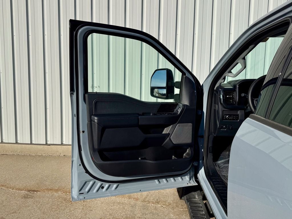 2025 Ford F-350SD Lariat