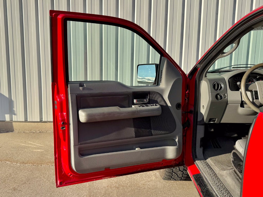 2004 Ford F-150 XLT