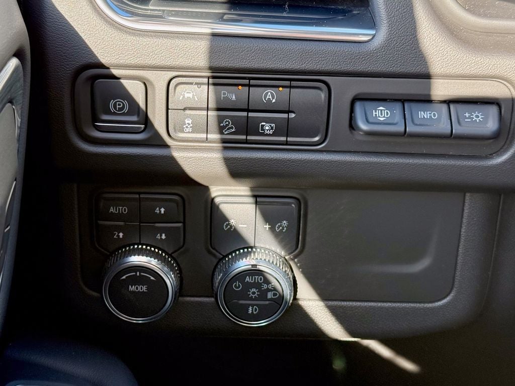 2023 GMC Yukon XL AT4