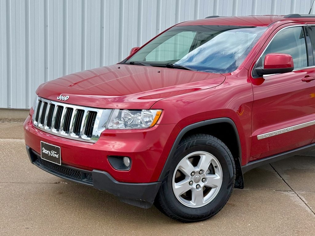Used 2011 Jeep Grand Cherokee Laredo with VIN 1J4RR4GG5BC512288 for sale in Story City, IA