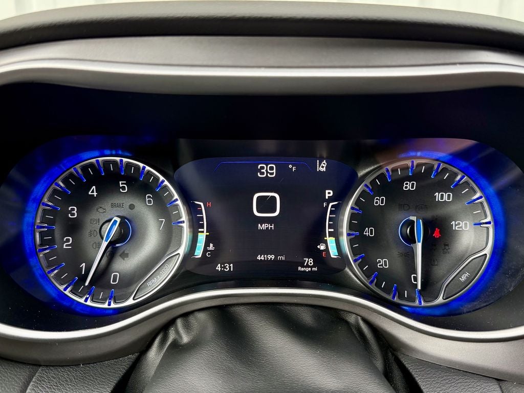 2025 Chrysler Pacifica Select