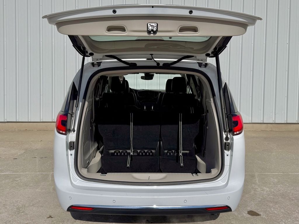 2024 Chrysler Pacifica Hybrid Select