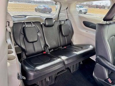 2024 Chrysler Pacifica Hybrid Select