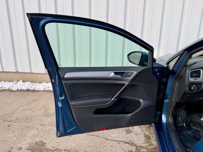 2016 Volkswagen Golf TSI SE 4-Door