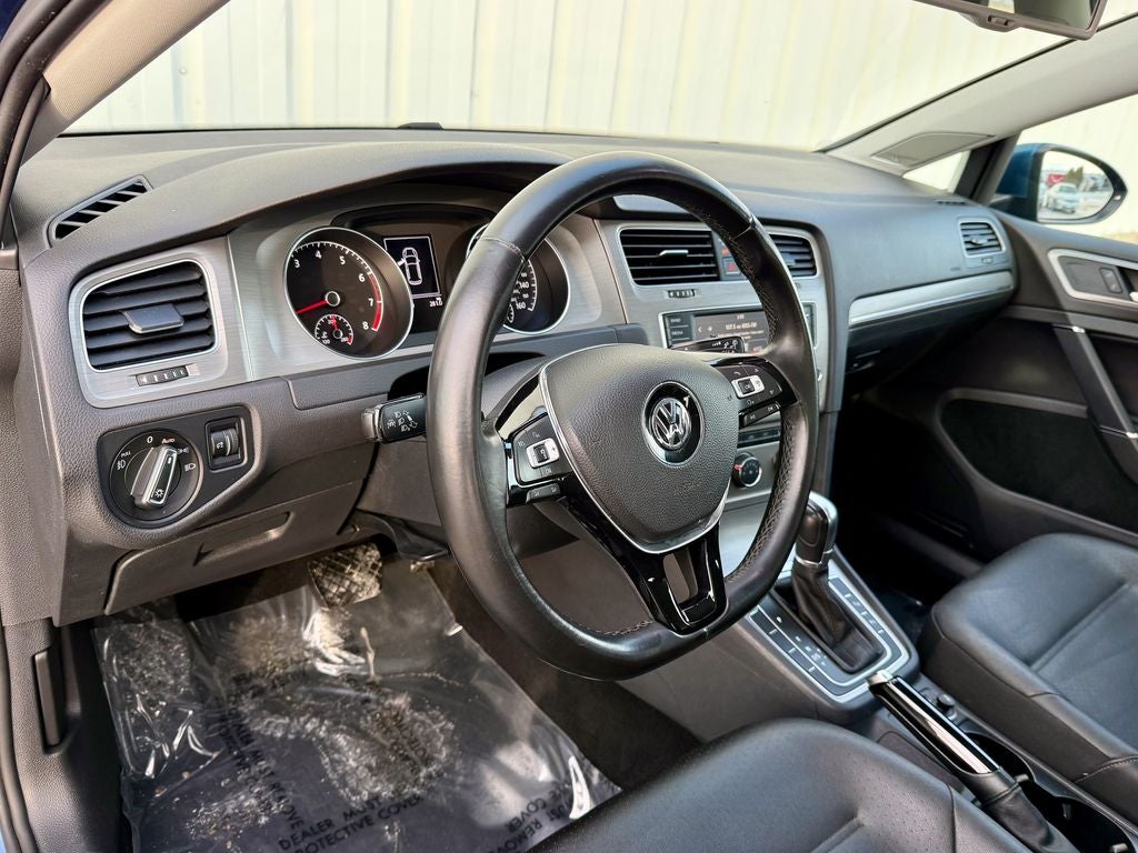 2016 Volkswagen Golf TSI SE 4-Door