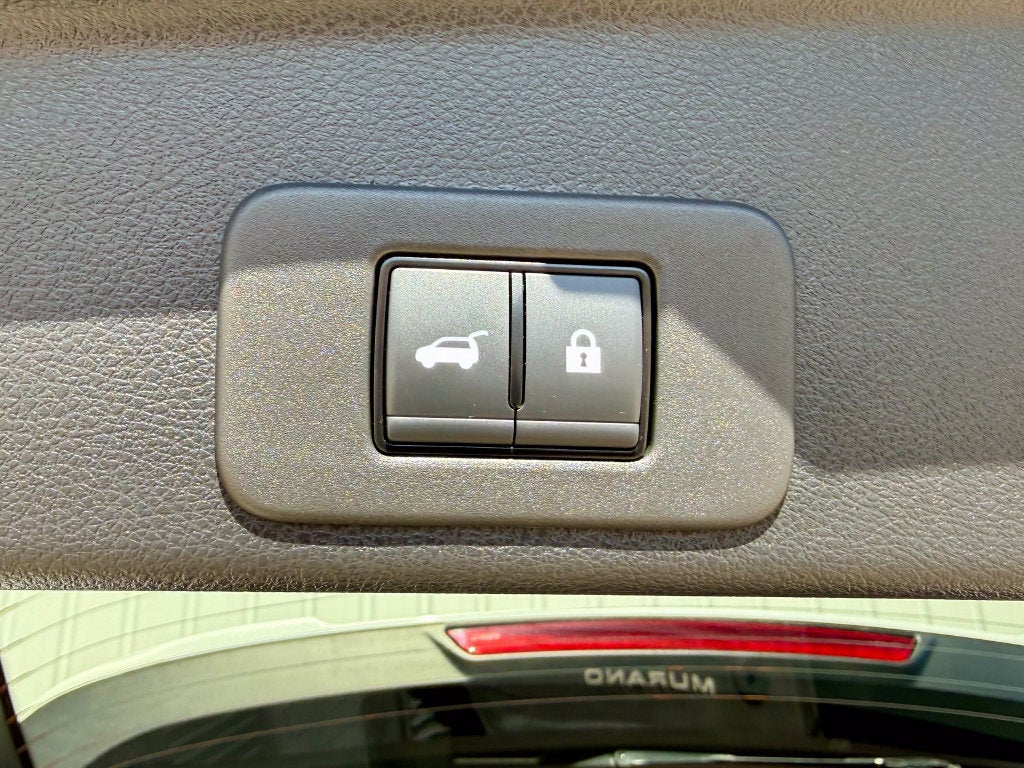 2025 Nissan Murano SV