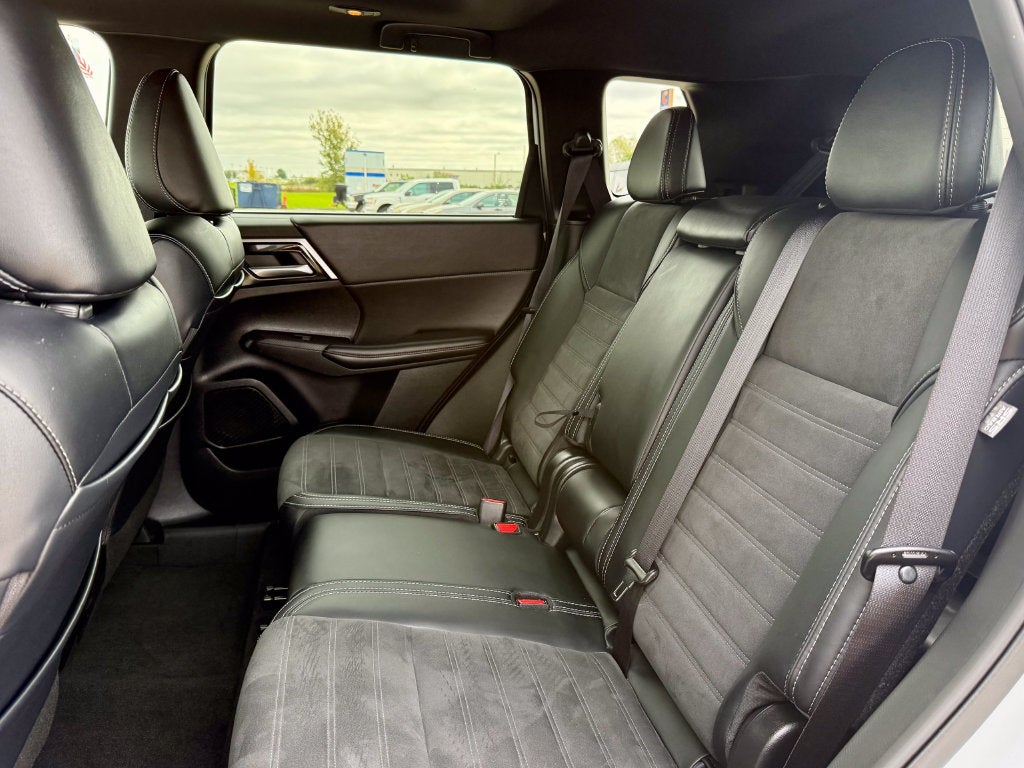2024 Mitsubishi Outlander SE Black Edition