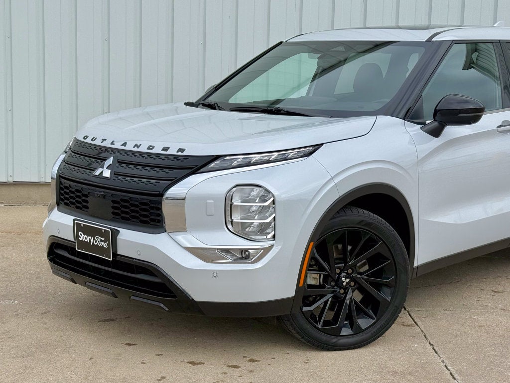 2024 Mitsubishi Outlander SE Black Edition