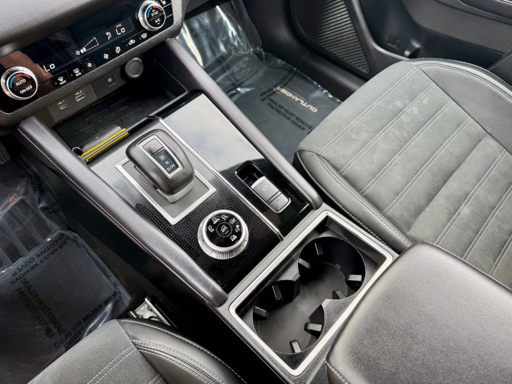 2024 Mitsubishi Outlander SE Black Edition